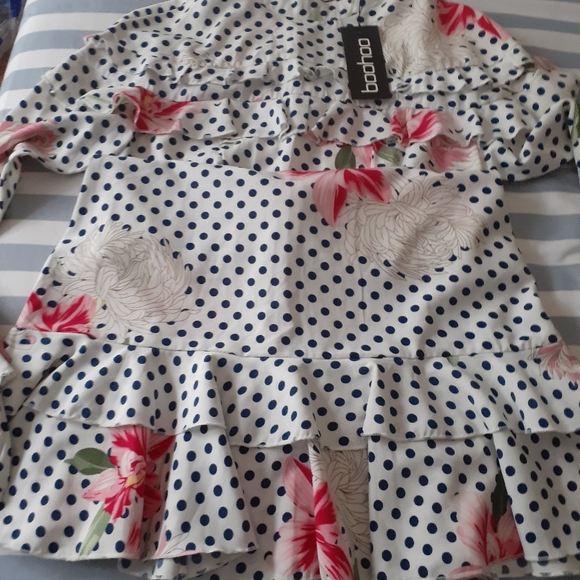 Boohoo flower and Polka dot dress - Picture 3 of 8